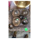 Metal plate and decoration balls