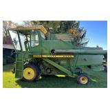 John Deere 4400 Combine Parts Machine