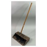 Binegars Quincy Ohio Dustpan