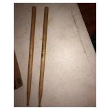 Drum top and drum sticks