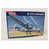 Monogram B-24 J Liberator 1:48