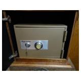 Saga Saf-D-Posit Combination Safe - Has key but