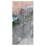 Garden metal planter stand