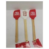 3 Wondershop silicone spatulas