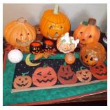 Jack-o-lantern & Halloween Decor