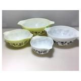 PYREX nesting bowls. 4 pieces matching design.