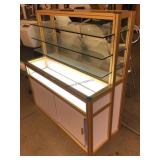 Illuminated display case w/ glass shelving 45 x 52