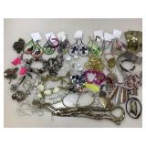 Fashion costume jewelry