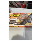 Tyco magnum 440-x2 pit row no cars