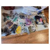 LOT OF VINTAGE JEWELRY