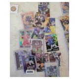 LOT OF FOOTBALL TRADING CARDS