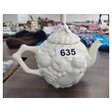 WHITE FRUIT TEAPOT