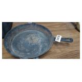 OZARK TRAIL CAST IRON SKILLET