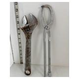 Adjustable wrench and tool
