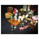 Lot Dollhouse Items, Furniture Etc