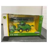 John Deere x9 1100 Combine and heads