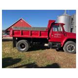 1981 International S1800 single axle dump truck,