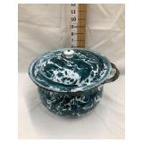 Chrysolite Graniteware Chamber Pot w/ Lid, 7"T,