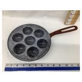 Enameled Cast Iron Egg Poaching Pan, 7 1/2"