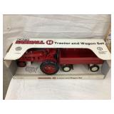 NIB Ertl Farmall H Toy Tractor w/ Wagon, 1:16