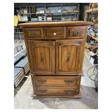 Dresser by Broyhill, 55"x38"