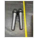 2 Sennheiser microphones, e835