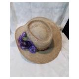 Ladies spring straw hat with flowers