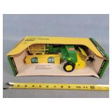 1/16 John Deere Small Square Baler