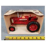 1/16 Farmall 350 Tractor