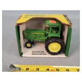 1/32 John Deere Sound Idea Tractor