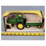 1/32 John Deere Tractor with Wagon