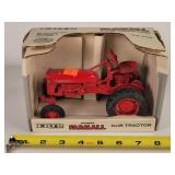 1/16 Farmall Cub Tractor