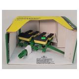 1/16 John Deere Corn Planter in Box - NICE