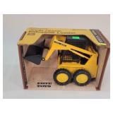 1/16 John Deere Industrial Loader in Box