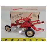 Tru Scale Model Plow with Box!