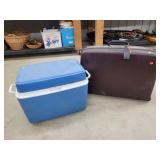 22" Rubbermaid Cooler & Samsonite Luggage