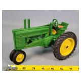 Vintage 1/16 John Deere B Tractor