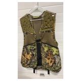 OUTBACK JACK MOSSY OAK HUNTING VEST SIZE M