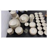 NORITAKE GOLD IVY SERVICE FOR 12 CHINA SET W/