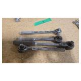 4 SOCKET WRENCHES