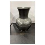 VINTAGE MEXICO VASE 8" X 10.5"