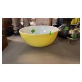 YELLOW PYREX BOWL, 10" DIA