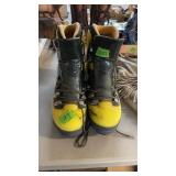 ASLO COMPOSITE FIBER EXPEDITION BOOTS SZ 8.5