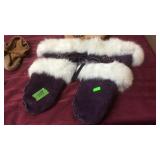 PAIR OF ALASKAN MITTENS