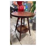 BALL & CLAW SPINDAL LEG ACCENT TABLE