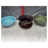 Three pieces of pottery, cuspidor Hager and