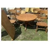 48" Center Pedestal Oak Table & 4 Chairs