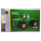 John Deere 8850 Tractor