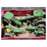 ERTL 1/16 John Deere 8520 Cab 6410 Utility