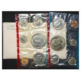 1975 US Double Mint Set in Envelope, With Ikes